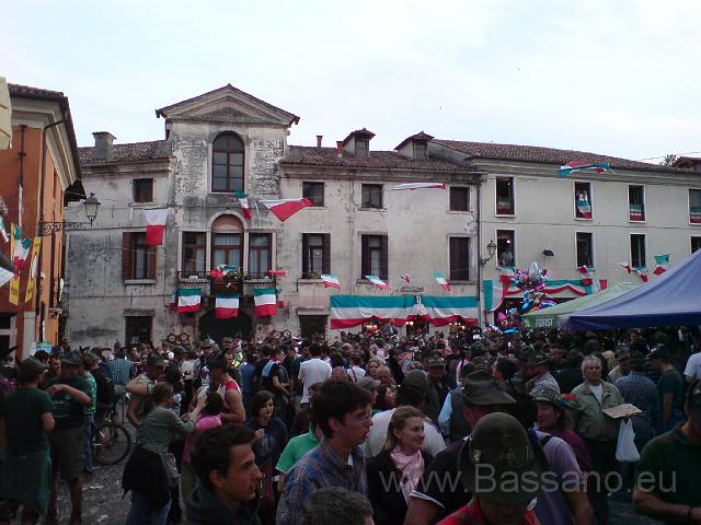 Adunata Alpini BAssano 2008 MK-122.JPG